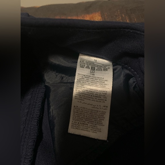 Old Navy Pixie Pant Built In Sculpt Size18 Navy color - Picture 4 of 4